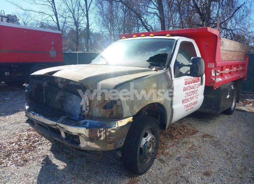 Photo 2 of 2002 Ford F-550 XL/XLT (VIN 1FDAF56F62EC28775)