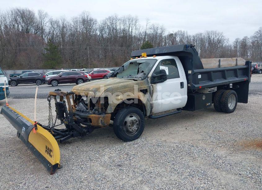 Photo 2 of 2008 Ford F-550 CHASSIS XL/XLT (VIN 1FDAF56RX8EC98301)