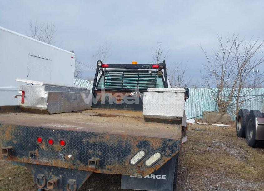 Photo 15 of 2002 Ford F-550 XL/XLT (VIN 1FDAF57F82EA46400)