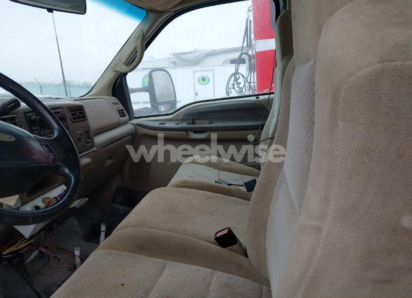 Photo 6 of 2002 Ford F-550 XL/XLT (VIN 1FDAF57F82EA46400)