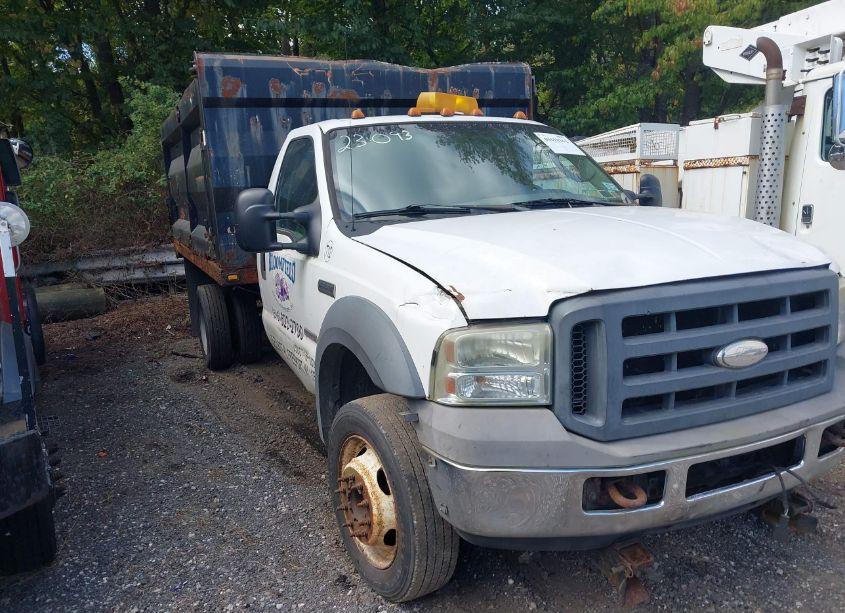 2005 Ford F-550 XL/XLT (VIN 1FDAF57P15ED03250) main photo