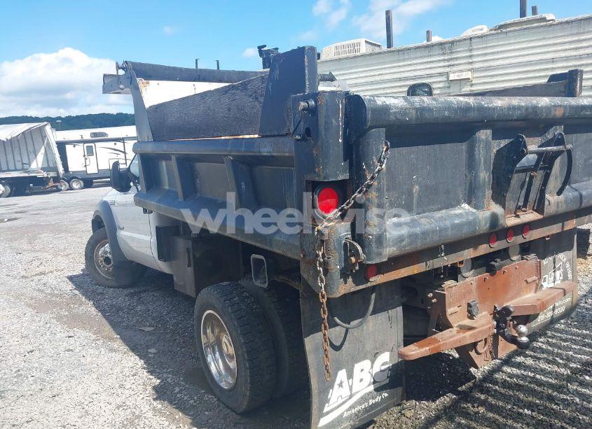 Photo 3 of 2005 Ford F-550 XL/XLT (VIN 1FDAF57P75EA40245)