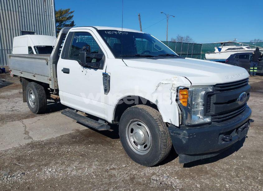 2017 Ford F-250 XL (VIN 1FDBF2A60HEC81930) main photo