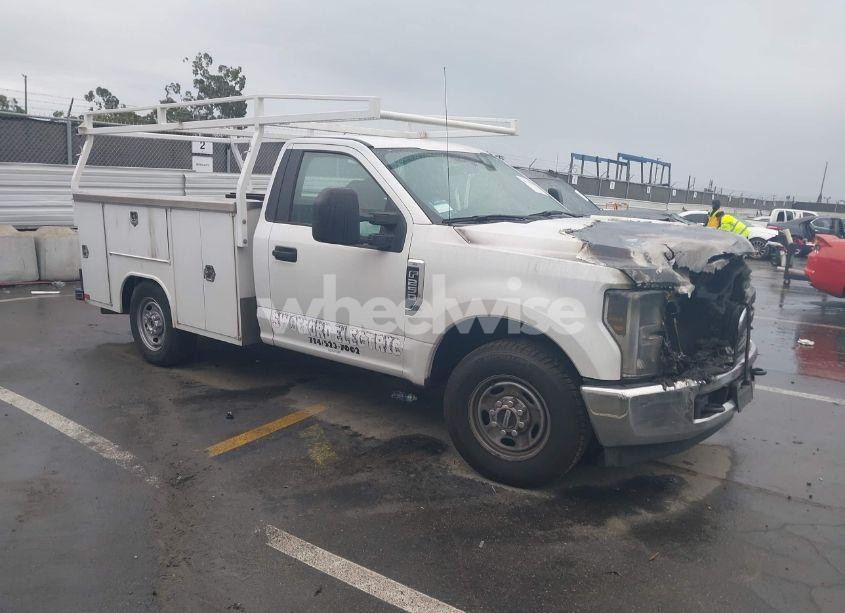 2019 Ford F-250 XL (VIN 1FDBF2A60KEC36428) main photo