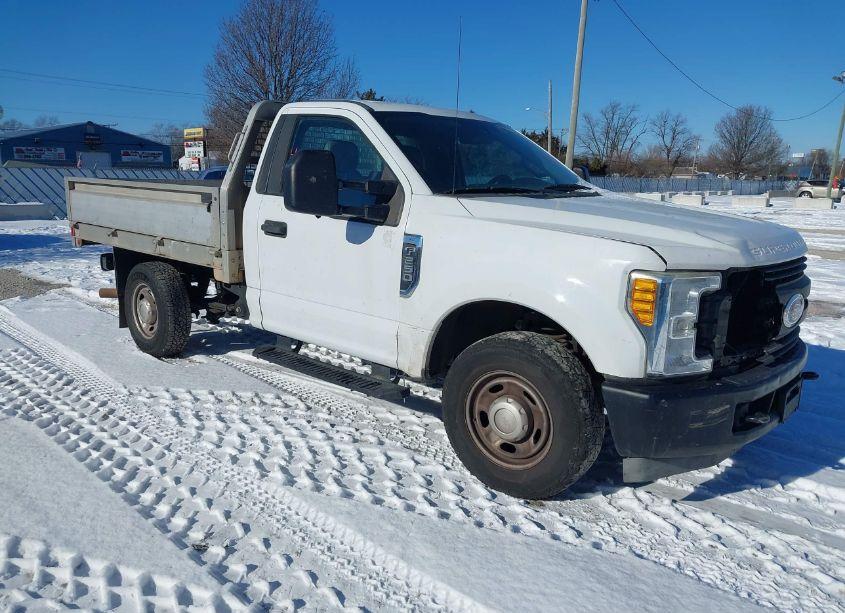 2017 Ford F-250 XL (VIN 1FDBF2A62HEC81749) main photo