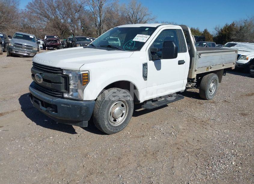 Photo 2 of 2018 Ford F-250 XL (VIN 1FDBF2A65JEC48041)