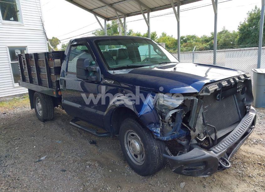 2011 Ford F-250 XL (VIN 1FDBF2A66BEC76240) main photo