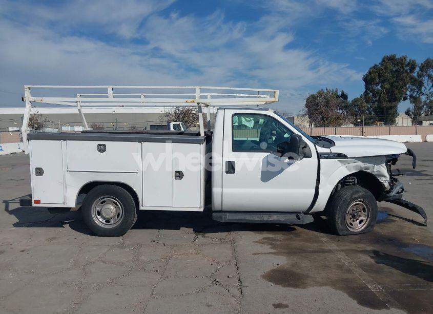 Photo 13 of 2016 Ford F-250 XL (VIN 1FDBF2A66GEC26011)