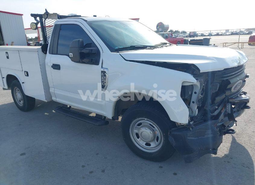 2017 Ford F-250 XL (VIN 1FDBF2A66HEC34529) main photo