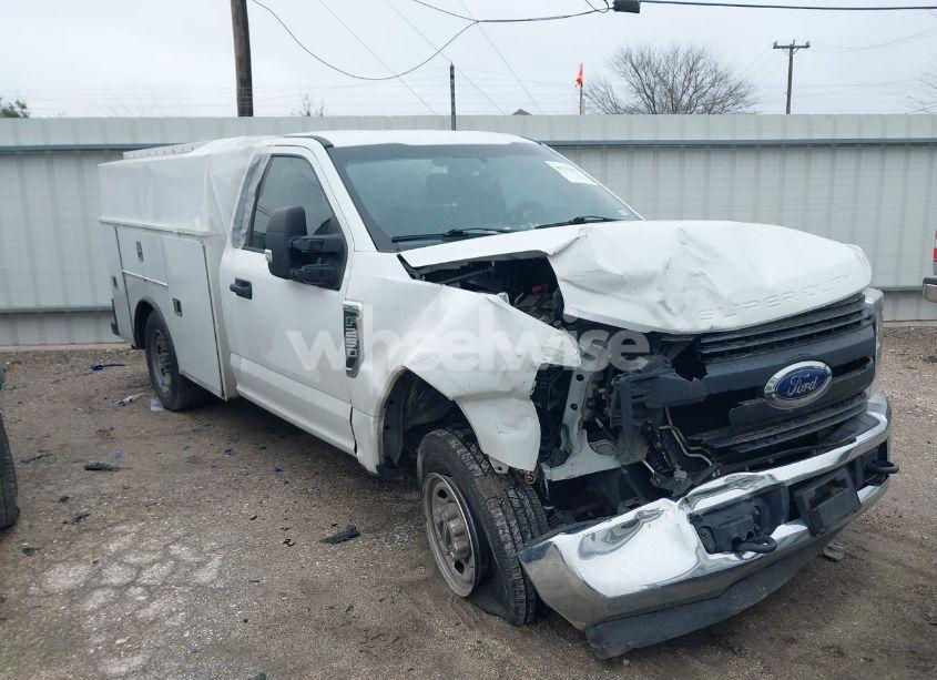 2019 Ford F-250 XL (VIN 1FDBF2A66KEC96889) main photo