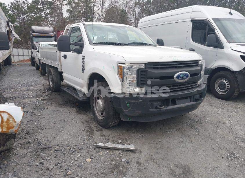 2019 Ford F-250 XL (VIN 1FDBF2A66KED44617) main photo