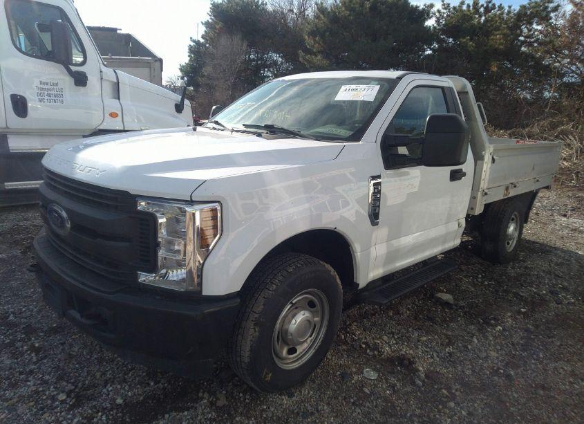 Photo 2 of 2019 Ford F-250 XL (VIN 1FDBF2A68KEF66642)