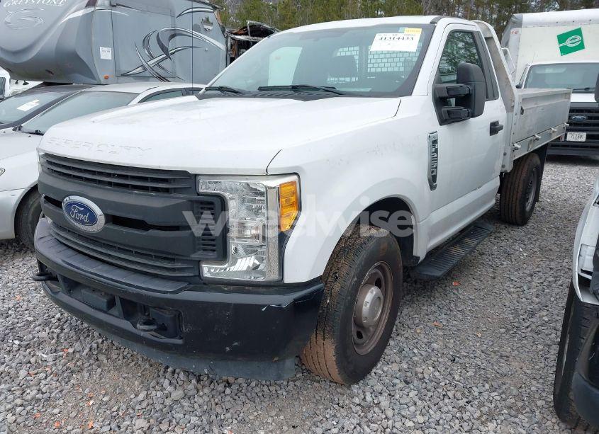 Photo 2 of 2017 Ford F-250 XL (VIN 1FDBF2A6XHEC81790)