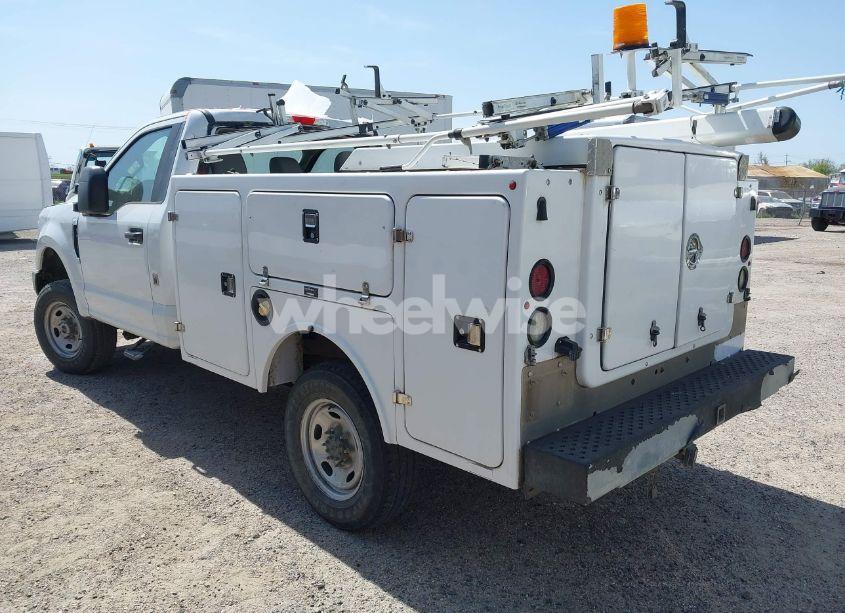 Photo 3 of 2019 Ford F-250 XL (VIN 1FDBF2B69KED38034)