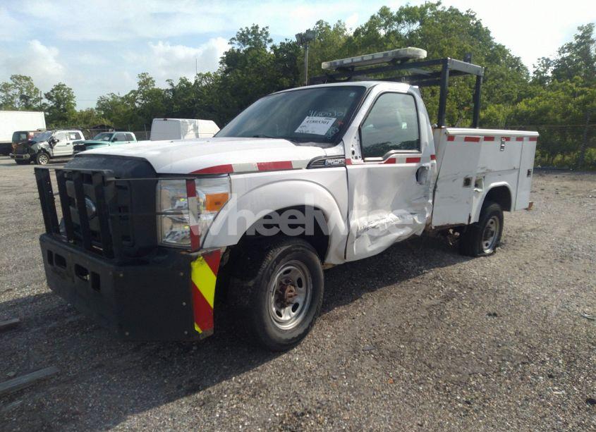 Photo 2 of 2015 Ford F-250 XL (VIN 1FDBF2BT9FEC28029)