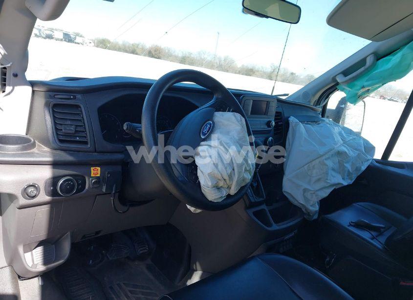 Photo 5 of 2022 Ford Transit-350 CAB (VIN 1FDBF6Z81NKA05332)