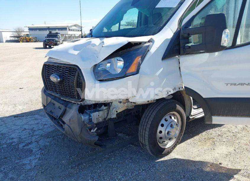 Photo 6 of 2022 Ford Transit-350 CAB (VIN 1FDBF6Z81NKA05332)