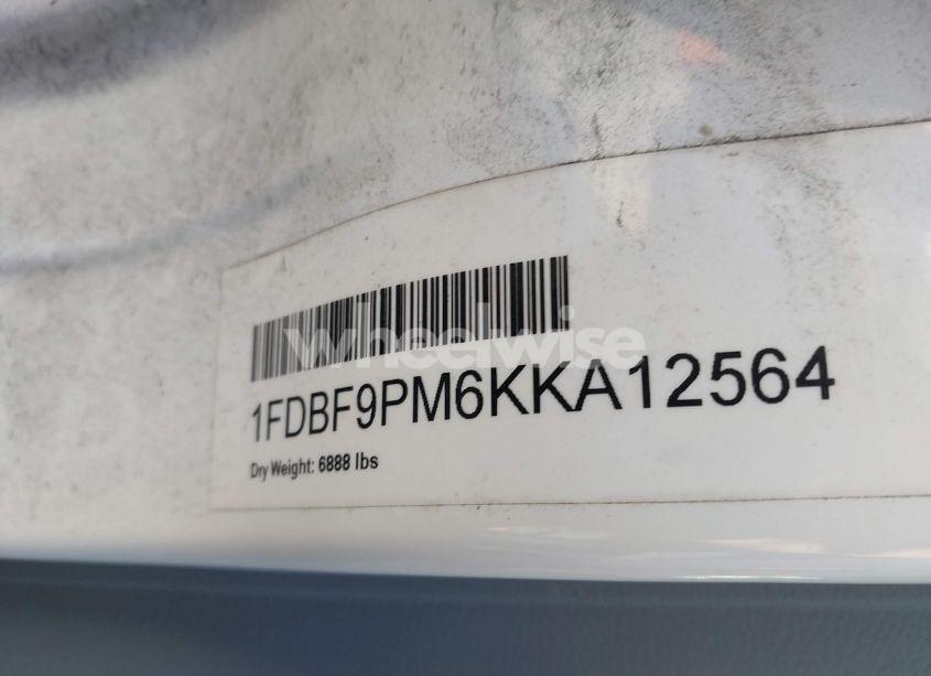 Photo 8 of 2019 Ford Transit-350 CUTAWAY (VIN 1FDBF9PM6KKA12564)