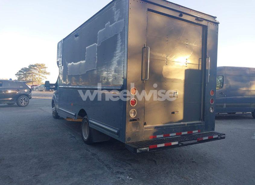 Photo 3 of 2022 Ford Transit-350 CUTAWAY (VIN 1FDDF6P89NKA45704)