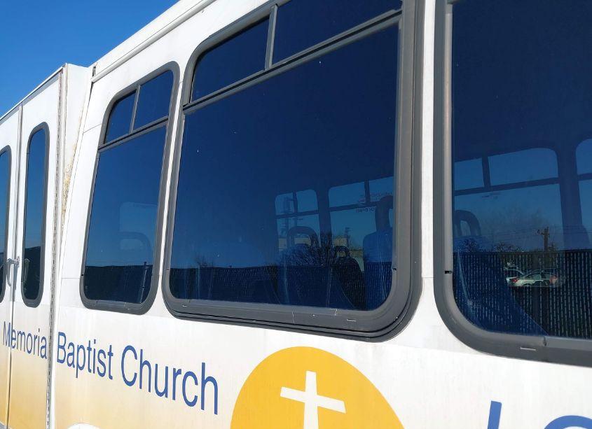 Photo 6 of 2009 Ford E-350 CUTAWAY (VIN 1FDEE35L69DA40094)