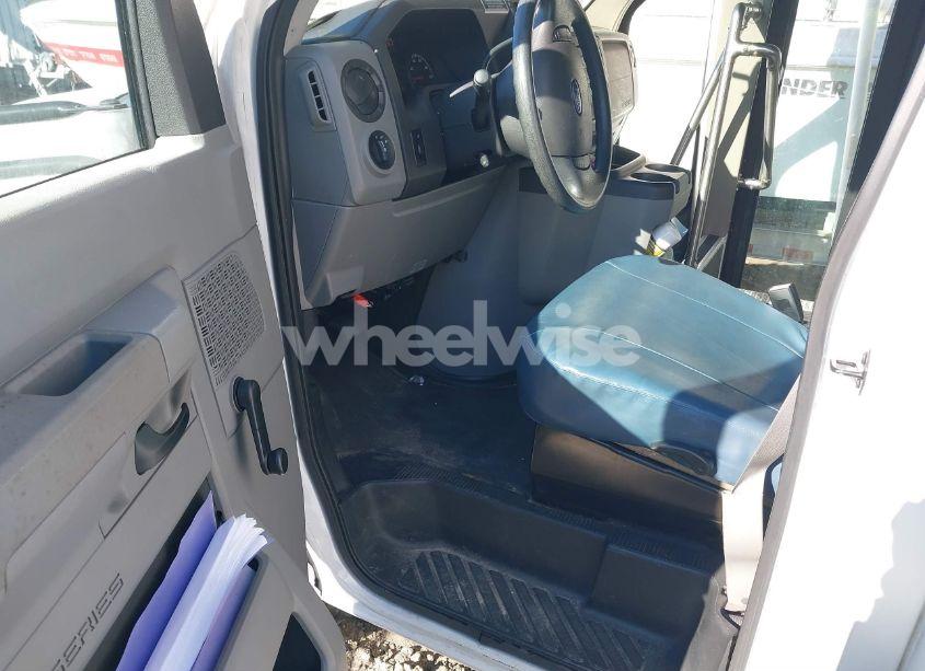 Photo 7 of 2013 Ford E-350 CUTAWAY (VIN 1FDEE3FL4DDA05822)