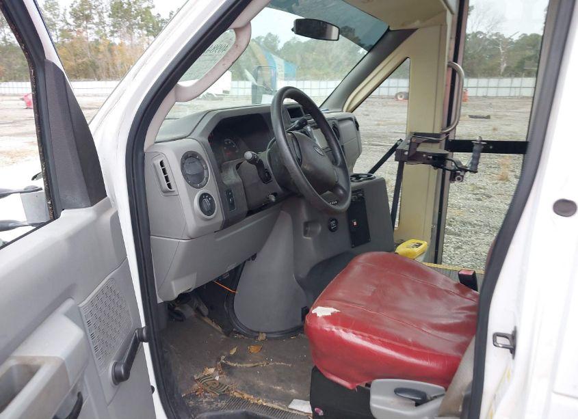 Photo 6 of 2011 Glaval E-350 CUTAWAY (VIN 1FDEE3FS8BDA17024)