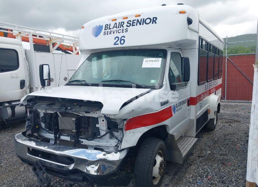 Photo 2 of 2020 Ford Bus E-350 CUTAWAY (VIN 1FDEE3FSXKDC43811)