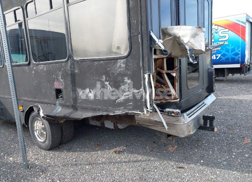 Photo 10 of 2010 Ford E-450 CUTAWAY (VIN 1FDFE4FS0ADA84693)