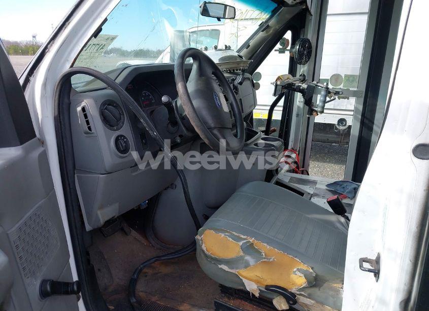 Photo 6 of 2010 Ford E-450 CUTAWAY (VIN 1FDFE4FS0ADA84693)