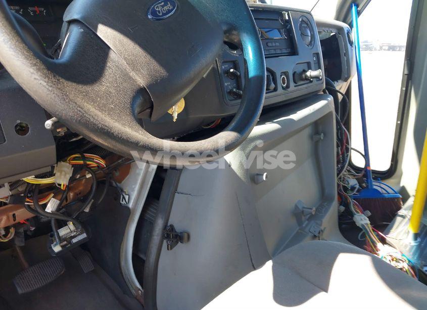 Photo 18 of 2013 Ford E-450 CUTAWAY (VIN 1FDFE4FS0DDB21696)