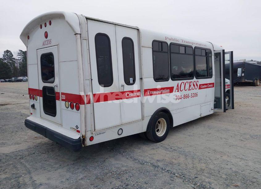 Photo 4 of 2010 Ford E-450 CUTAWAY (VIN 1FDFE4FS4ADA62499)