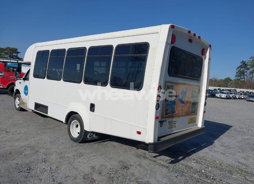 Photo 3 of 2019 Ford E-450 CUTAWAY (VIN 1FDFE4FS9KDC07361)