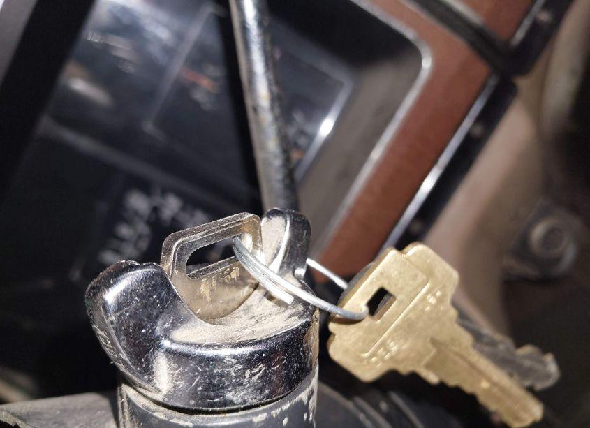 Photo 11 of 1985 Holiday Rambler IMPERIAL S (VIN 1FDKE30L7FHB62929)