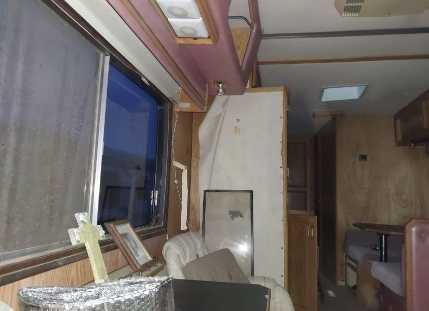 Photo 12 of 1985 Holiday Rambler IMPERIAL S (VIN 1FDKE30L7FHB62929)