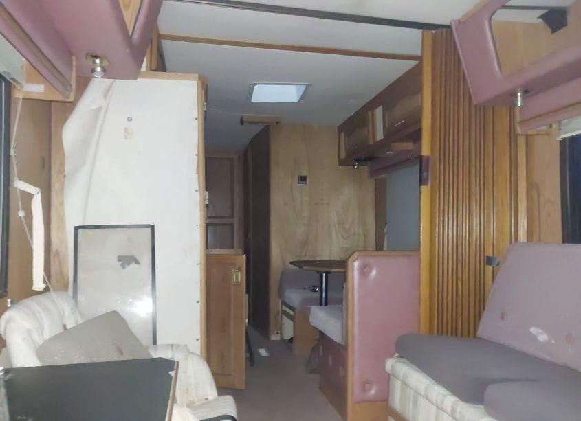 Photo 13 of 1985 Holiday Rambler IMPERIAL S (VIN 1FDKE30L7FHB62929)