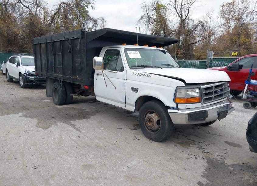 1997 Ford F-350 CHASSIS XL (VIN 1FDKF37FXVEB68446) main photo