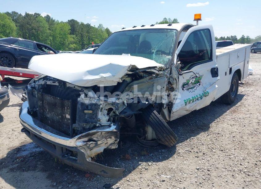 Photo 2 of 2004 Ford F-250 XL/XLT (VIN 1FDNF20L14ED47044)