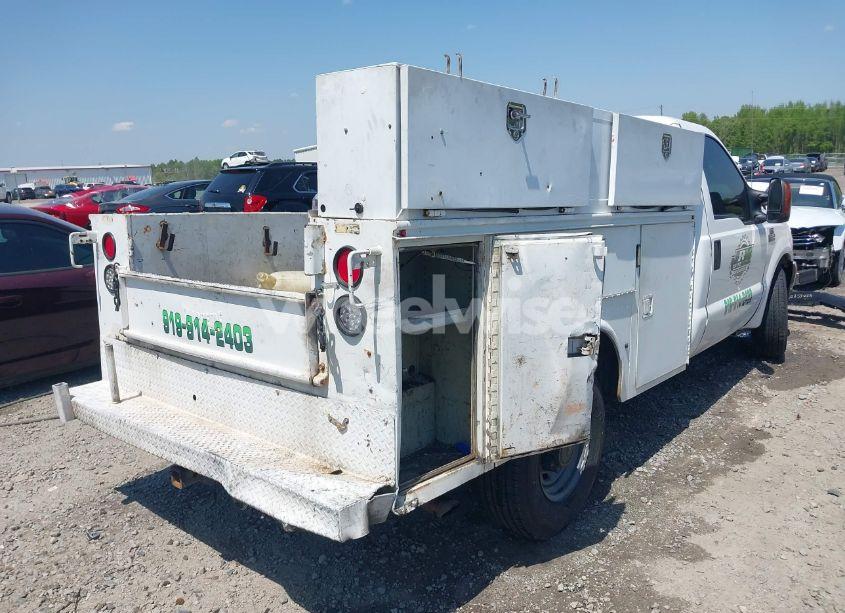 Photo 4 of 2004 Ford F-250 XL/XLT (VIN 1FDNF20L14ED47044)