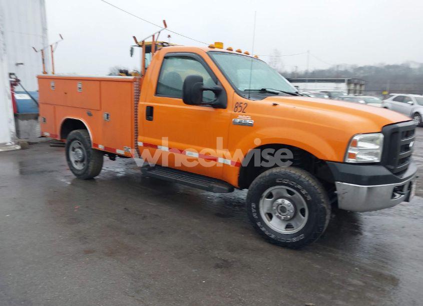 2007 Ford F-250 XL/XLT (VIN 1FDNF21557EA12597) main photo