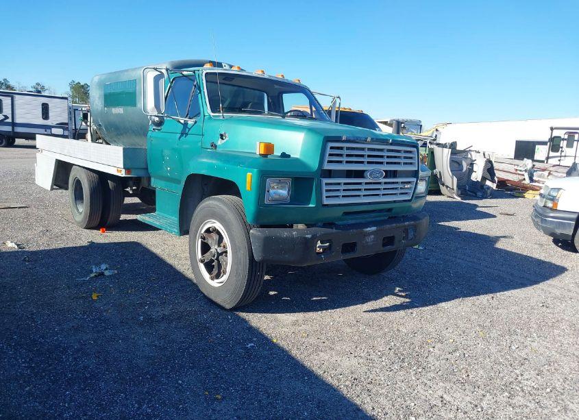 1992 Ford F600 N/A (VIN 1FDNF60J2NVA14472) main photo