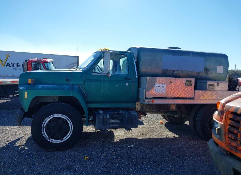 Photo 14 of 1992 Ford F600 N/A (VIN 1FDNF60J2NVA14472)