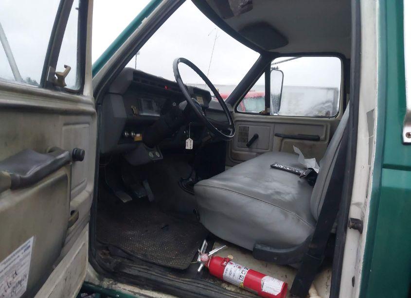 Photo 6 of 1992 Ford F600 N/A (VIN 1FDNF60J2NVA14472)