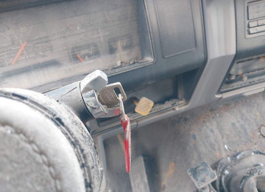 Photo 11 of 1995 Ford F700 (VIN 1FDNF70J0SVA21177)