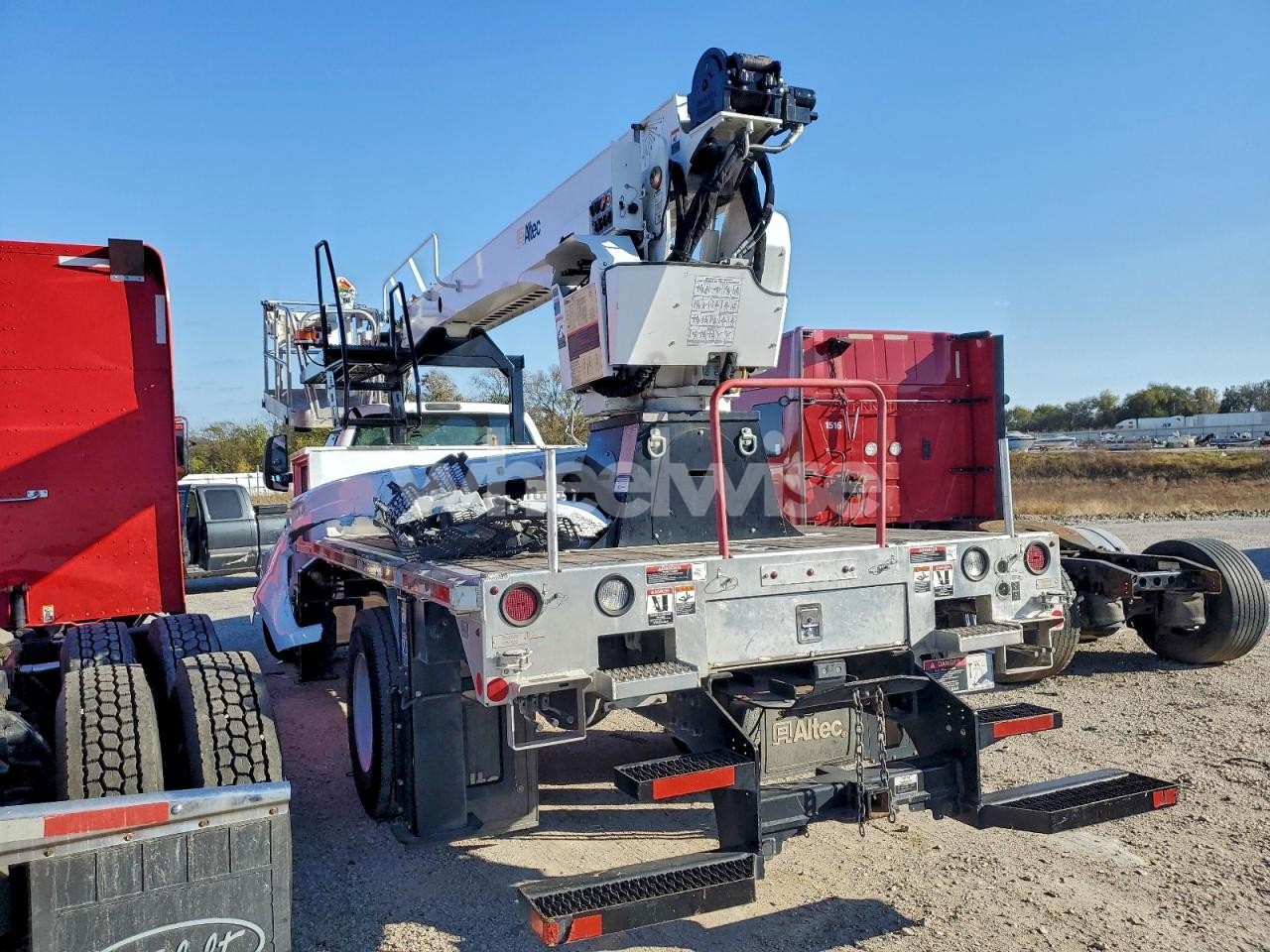 Photo 3 of 2022 FORD F750 SUPER DUTY BUCKET TRUCK (VIN 1FDNF7DEXNDF05591)