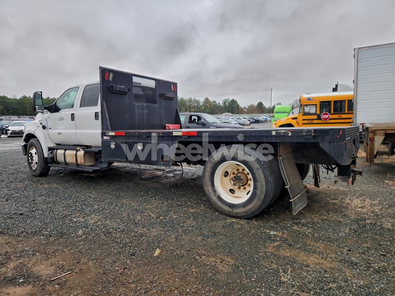 Photo 2 of 2019 FORD F650 FLATBED TRUCK (VIN 1FDPW6DXXKDF02528)