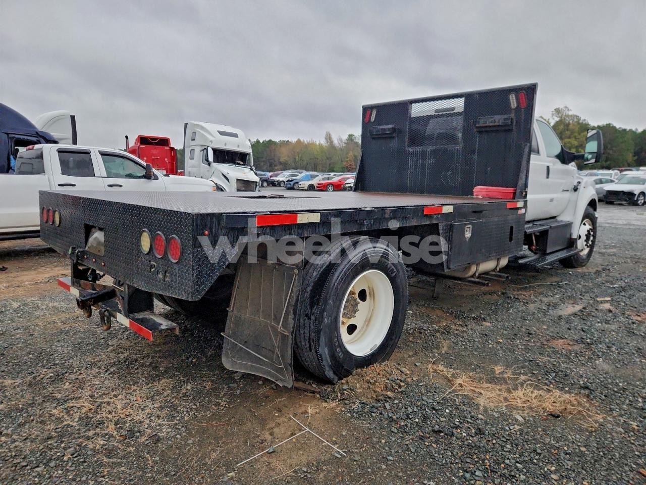 Photo 3 of 2019 FORD F650 FLATBED TRUCK (VIN 1FDPW6DXXKDF02528)