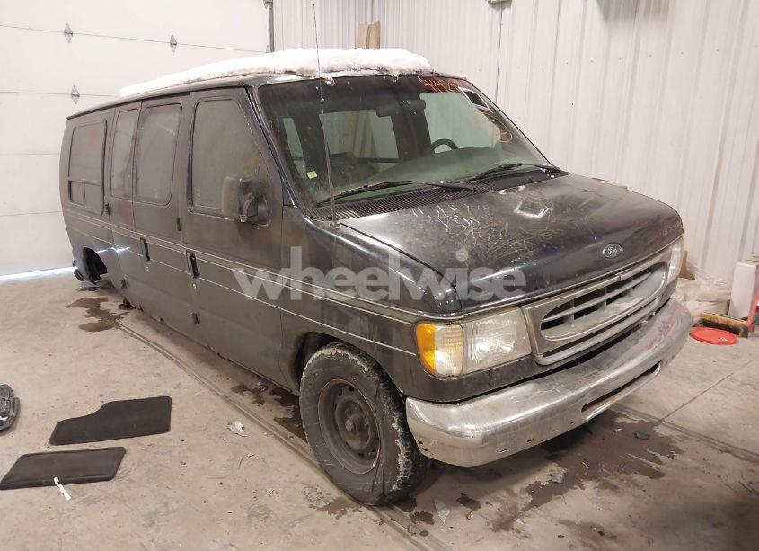 2000 Ford E-150 RECREATIONAL (VIN 1FDRE1423YHB55824) main photo