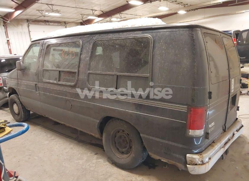 Photo 3 of 2000 Ford E-150 RECREATIONAL (VIN 1FDRE1423YHB55824)