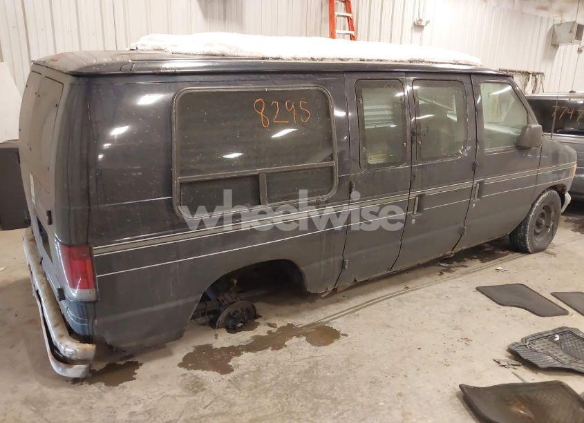 Photo 4 of 2000 Ford E-150 RECREATIONAL (VIN 1FDRE1423YHB55824)