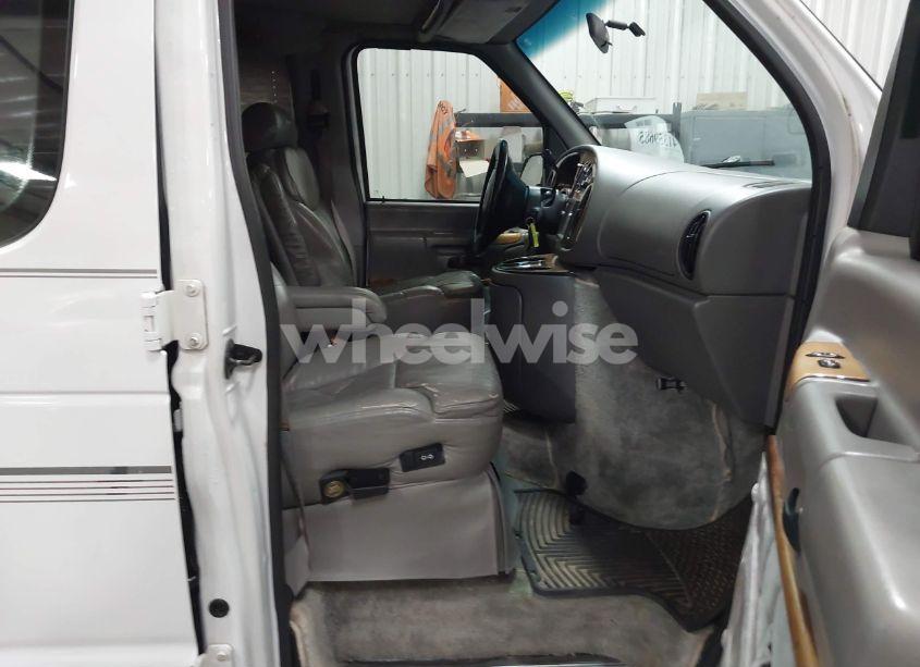 Photo 5 of 1998 Ford E-150 RECREATIONAL (VIN 1FDRE14L0WHB98023)